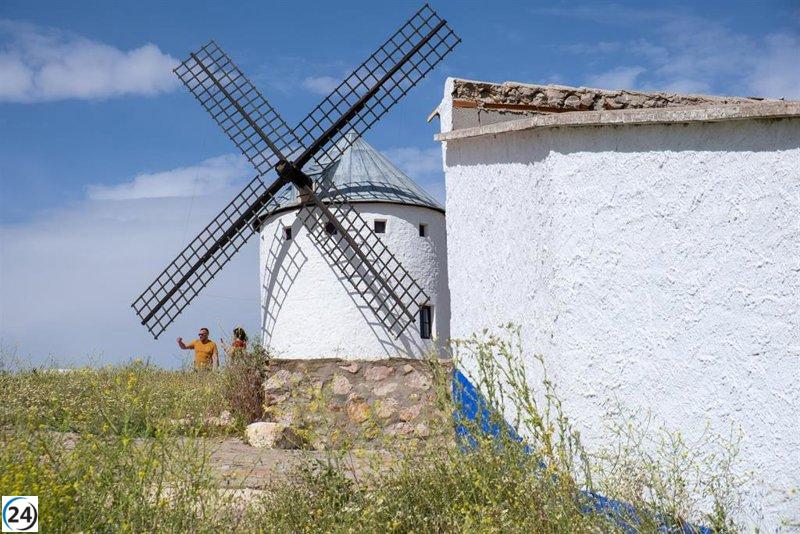 Castilla-La Mancha impulsa el turismo ferroviario y promociona las Rutas del Vino con nuevas iniciativas en Fitur
