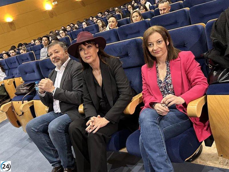 Mabel Lozano destaca la importancia de la universidad en la lucha contra la trata y la prostitución.