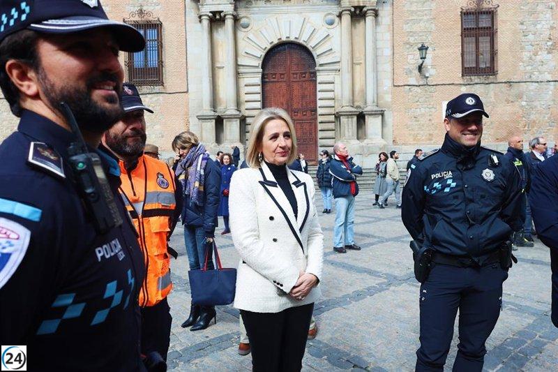 Agentes de Policía Local de Toledo retiran 13 vehículos vandalizados que se encontraban estacionados por la Guardia Civil.