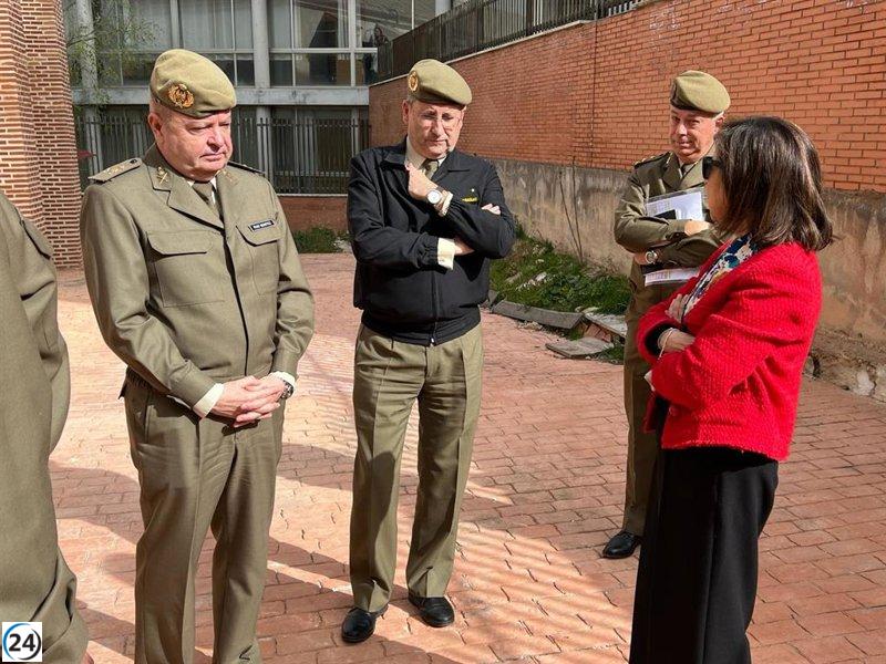 Robles informado sobre la ampliación del Archivo Militar de Guadalajara.
