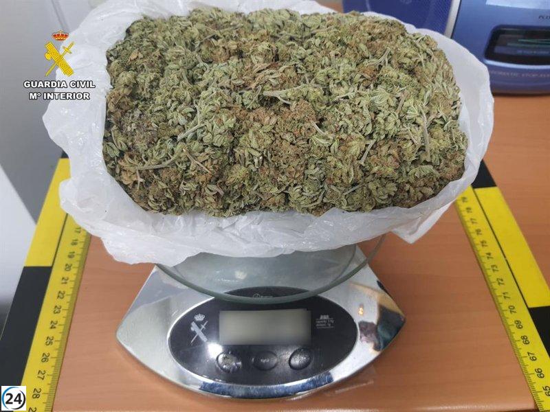 Incautan más de 200 gramos de marihuana en un vehículo de Tobarra