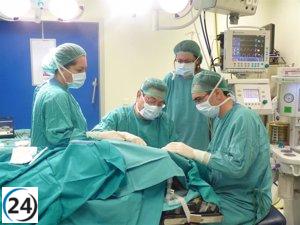 Castilla-La Mancha finaliza el año 2023 con 33,175 pacientes esperando cirugía y 52,420 en lista para especialistas, revela informe sanitario.