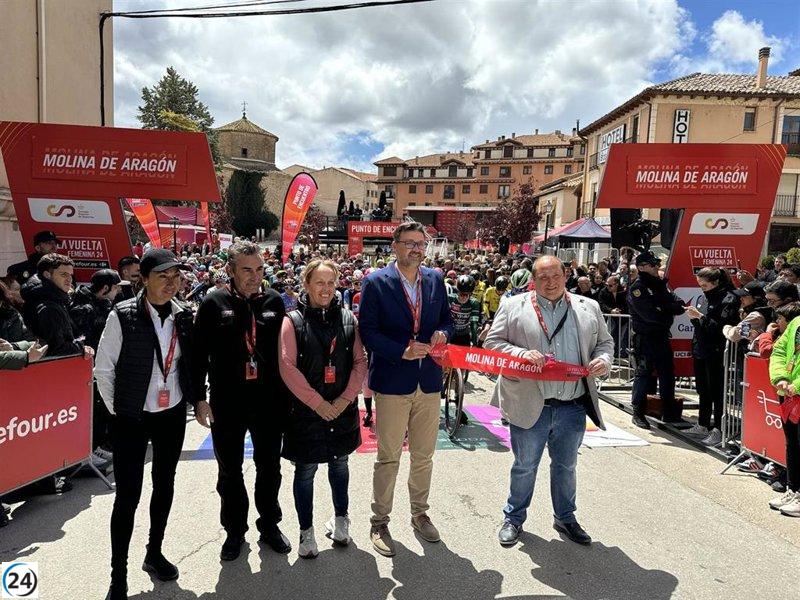 El Gobierno de Castilla-La Mancha resalta el crecimiento del deporte femenino con La Vuelta Ciclista a España.
