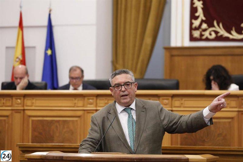 PP y Vox rechazan canon del agua mientras PSOE defiende su origen europeo.