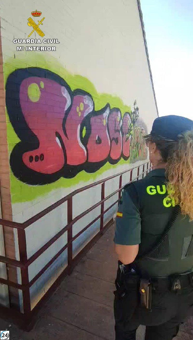 Tres grafiteros bajo investigación por vandalizar propiedades públicas en Azuqueca de Henares
