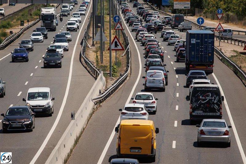 Gran afluencia de vehículos por carreteras de C-LM durante el puente de Santiago.