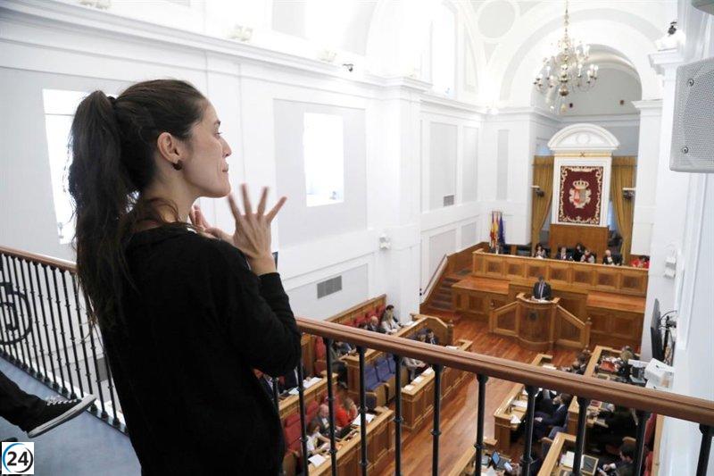 Intérpretes de lengua de signos demandan más recursos educativos