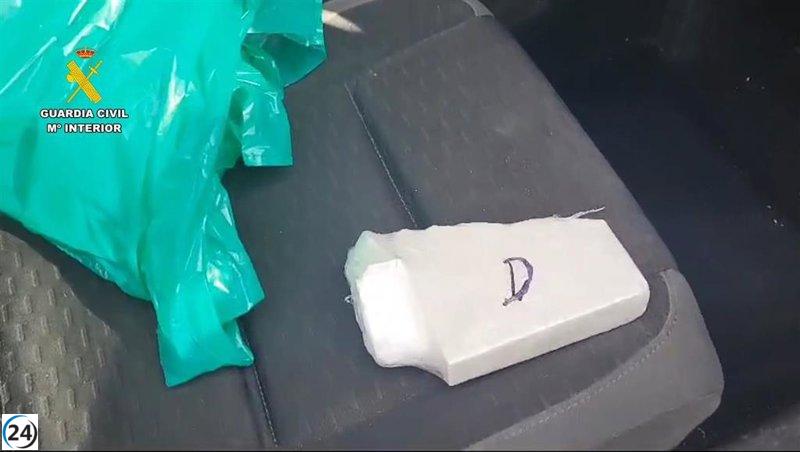 Capturan en La Roda a un individuo con 508 gramos de cocaína escondidos en su coche.