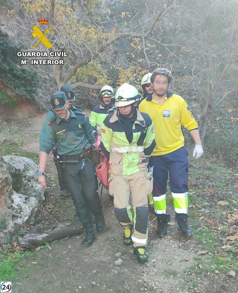 Rescate de senderista caído en Bogarra por la Guardia Civil de Albacete.
