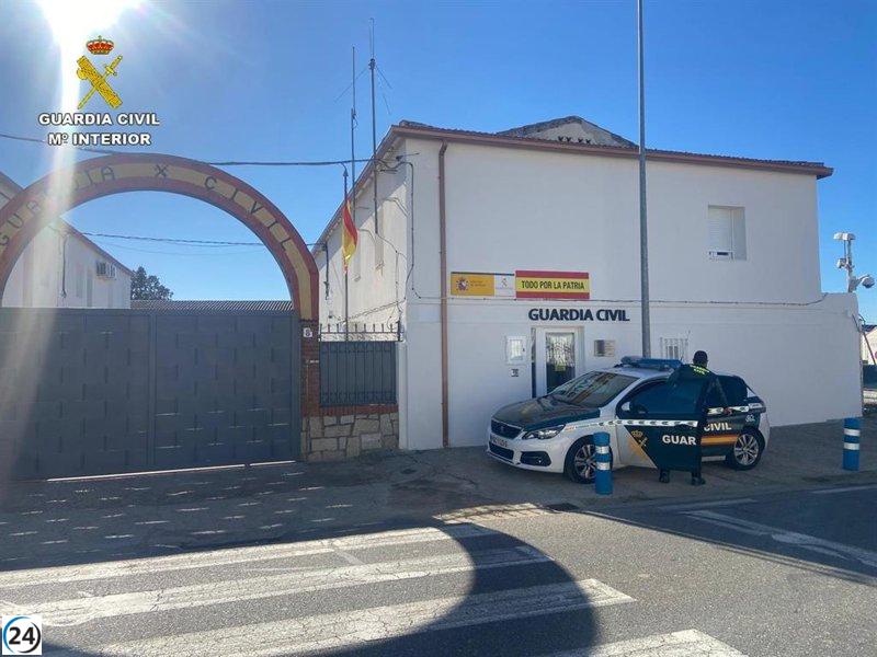 Capturan a ladrón por arrebatar bolso de 500 euros a una mujer en Santa Olalla, Toledo.