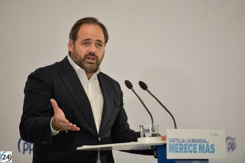 Núñez critica al PSOE por trivializar la crisis de vivienda y aboga por reactivar el modelo de los años 80 y 90.