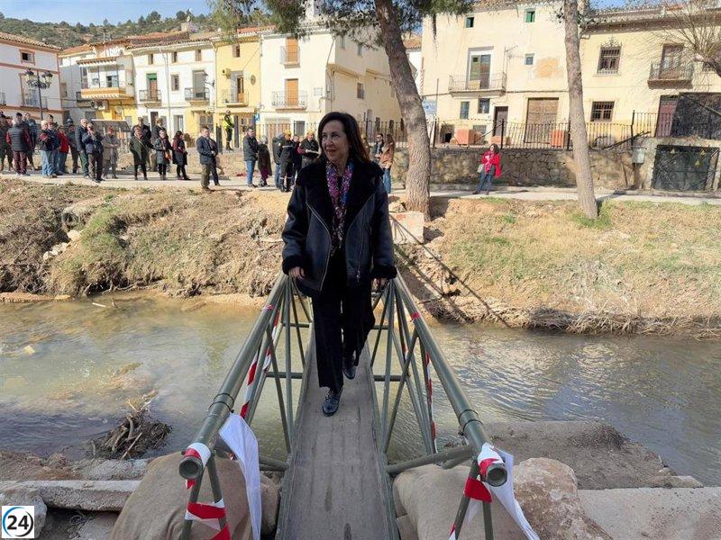 Margarita Robles garantiza apoyo militar a Mira en su proceso de reconstrucción.