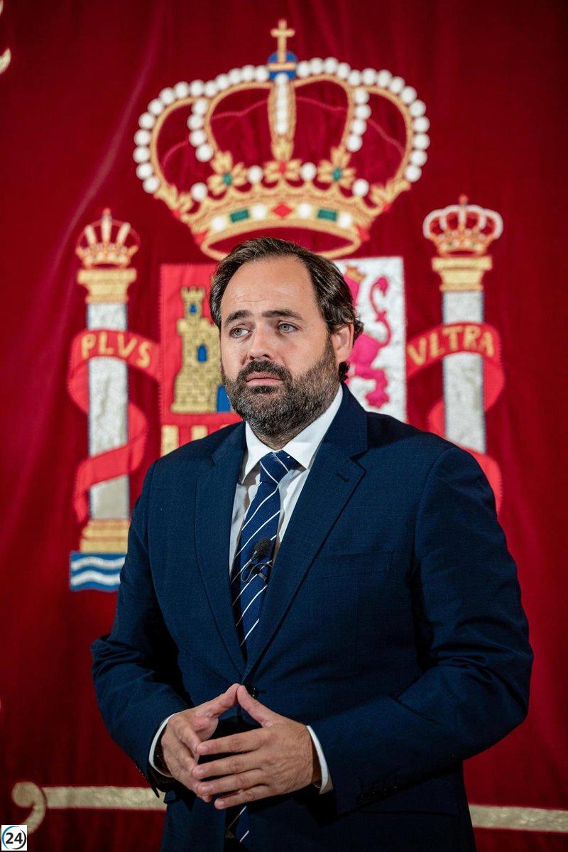 Paco Núñez critica el pacto PSOE-Junts sobre inmigración y solicita a Page que lo rechace en el Congreso.