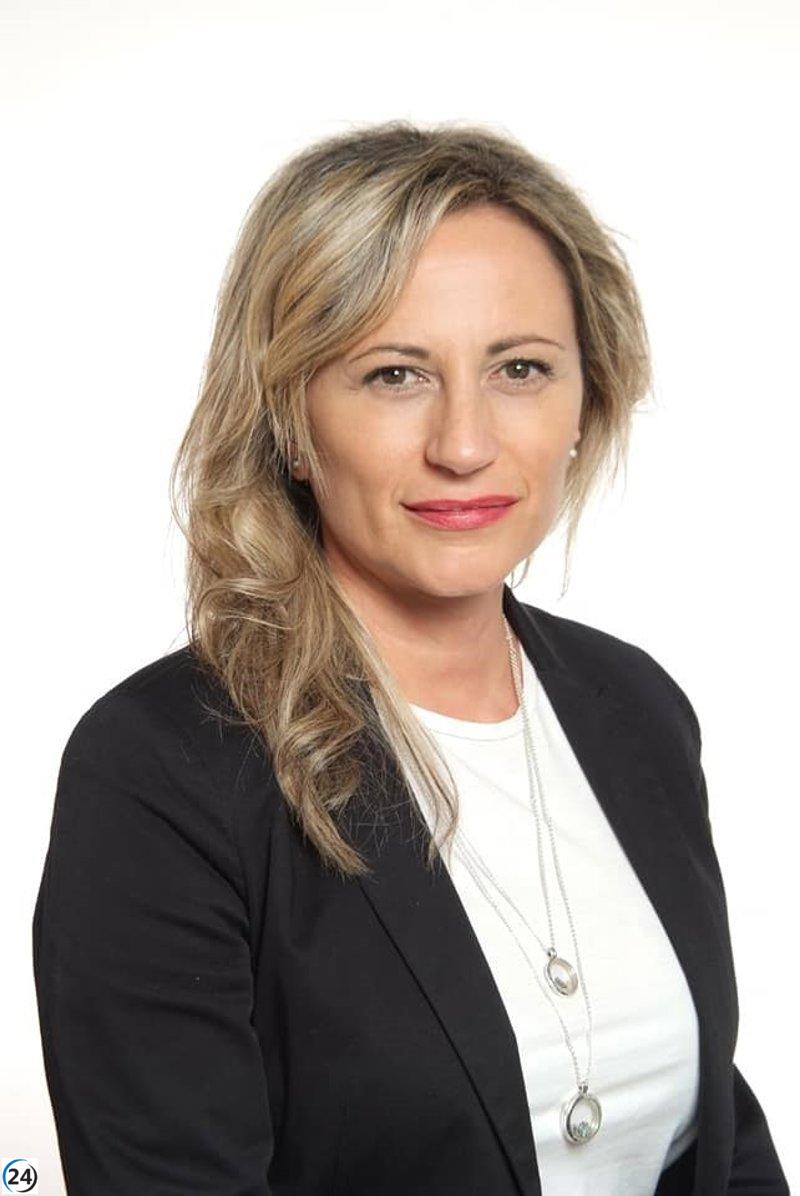 Fernández asume el escaño de Mora, mientras García-Saco se convierte en la nueva secretaria de la Mesa de las Cortes.