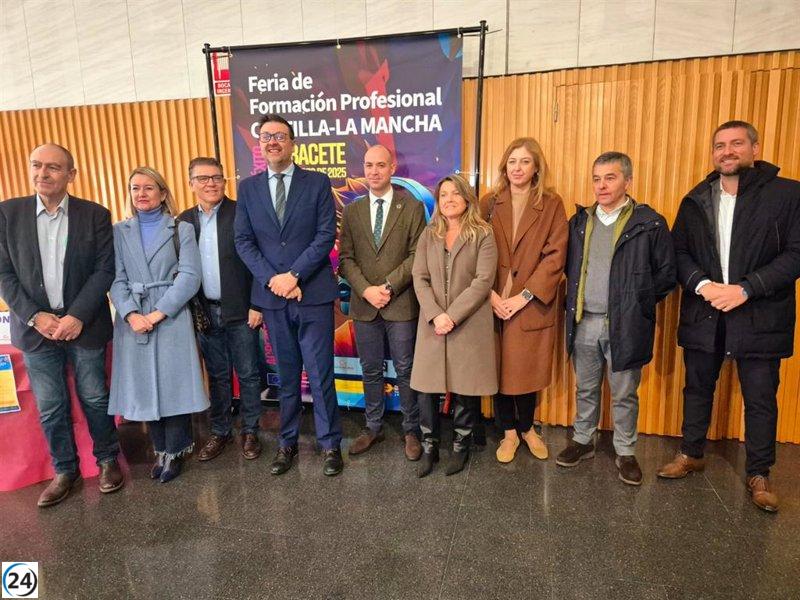 Albacete reúne a 900 estudiantes en su II Feria de Formación Profesional para exhibir las opciones educativas locales.