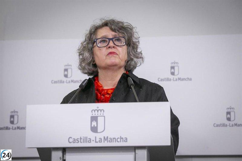 C-LM solicita al Gobierno prohibir la venta de agua a firma que atiende a agricultores de Almería.
