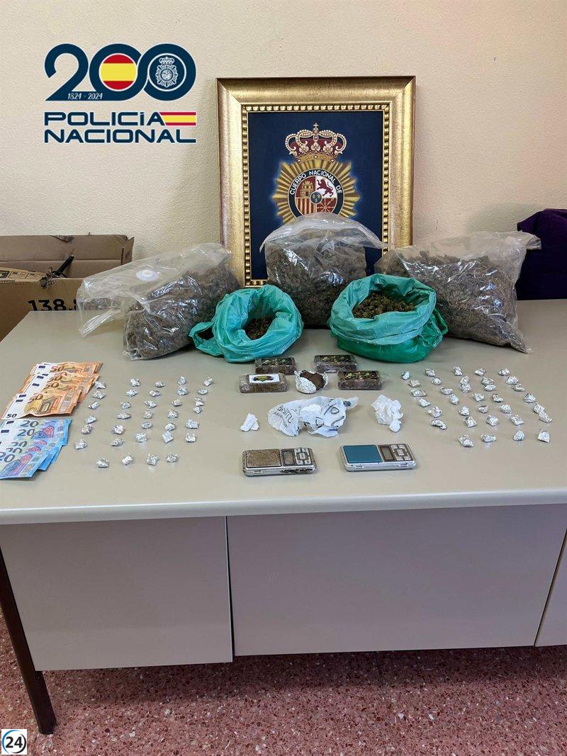 Desmantelan narcopiso en Palomarejos: dos traficantes reincidentes arrestados.