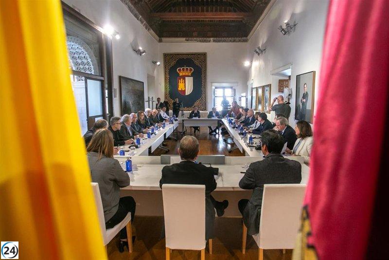 C-LM establecerá un observatorio para sectores golpeados por aranceles de Trump y aumentará el presupuesto del IPEX.