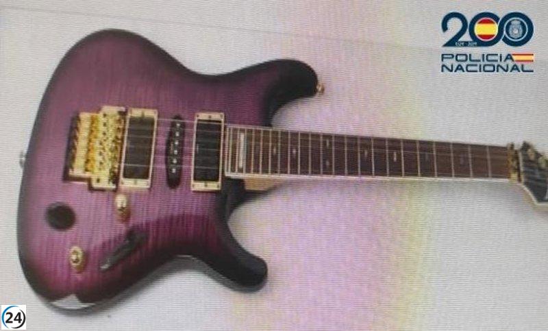 Dos arrestados por el robo de una guitarra a los Mojinos Escozíos en San Carlos del Valle.