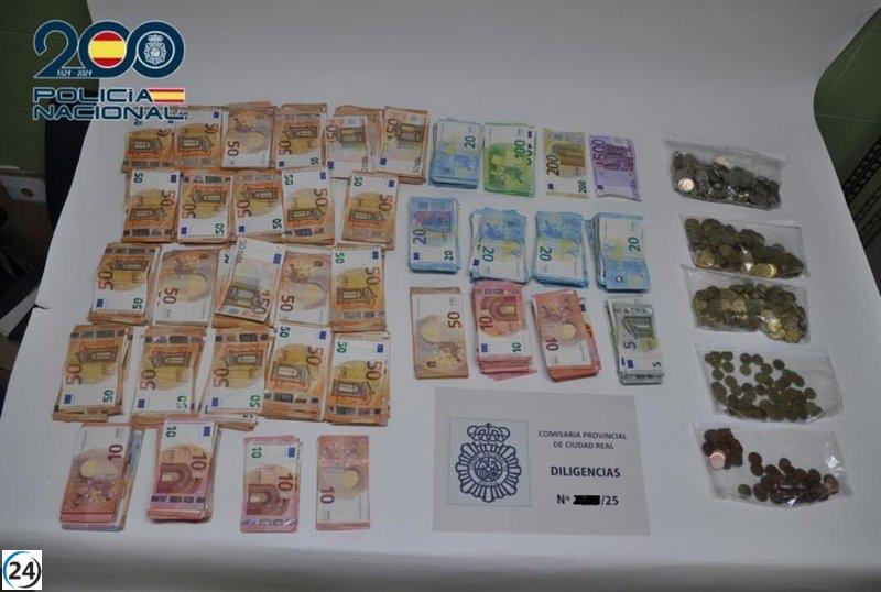 Empleado arrestado en Ciudad Real tras sustraer 33.500 euros de la caja fuerte de su trabajo.