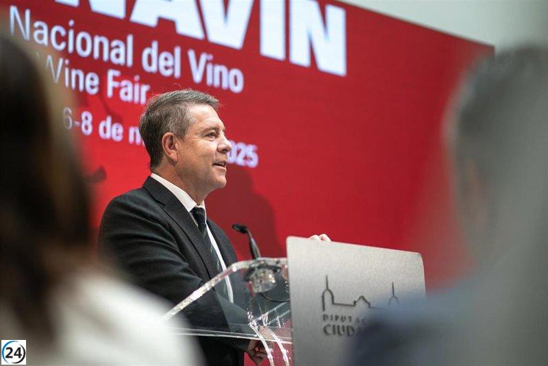 Gobierno regional avanzará en pacto con Transición Ecológica para desarrollar infraestructuras en la Llanura Manchega.