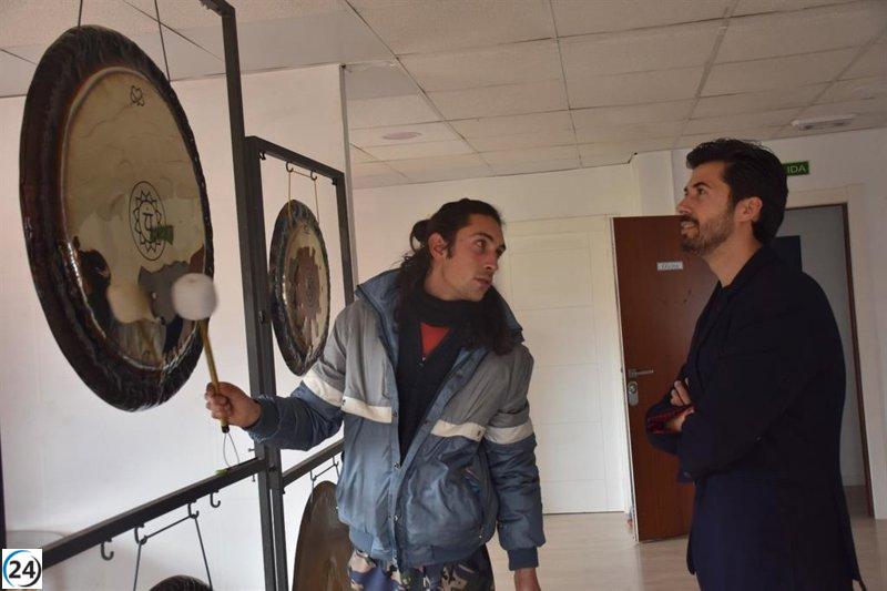 Adrián Plaza, con sede en Cuenca, aspira a ser el máximo referente de la artesanía española en gongs.