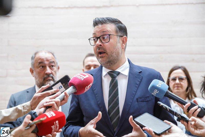 Pastor asegura que el calendario escolar respeta las fechas establecidas, permitiendo ajustes para días libres.