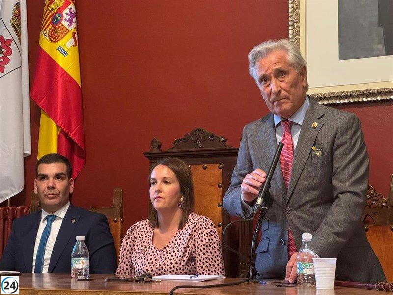 Francisco Ureña asume como alcalde de Almagro tras la exitosa moción de censura impulsada por PSOE y 'Por Almagro'.