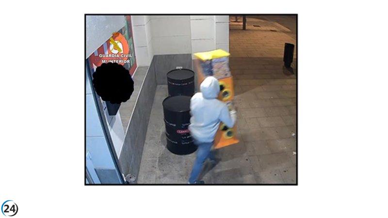 Pareja arrestada por robar 15 máquinas expendedoras en Toledo y Ciudad Real.