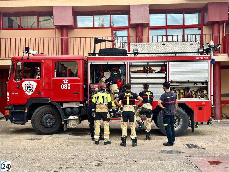 Incendio en Albacete causa intoxicación por humo a una mujer debido a una vela encendida.