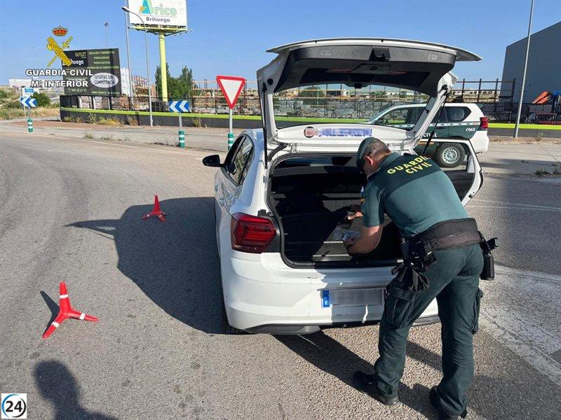 Detenido en Torija un individuo con hachís y casi 3.000 euros en efectivo.