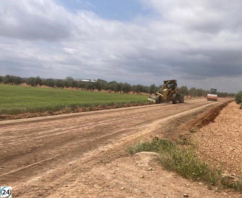 Anuncian ayudas para reparar caminos rurales afectados por la DANA en octubre de 2024 en Castilla-La Mancha.