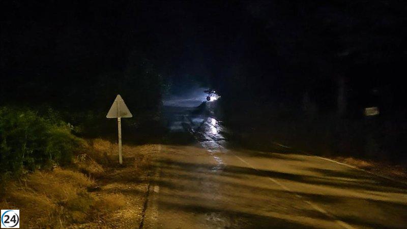 Rescatan a ciudadanos atrapados por inundaciones en Arcos de la Sierra.