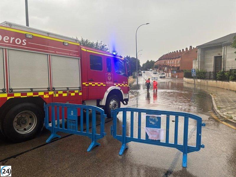 Tormentas del martes causan estragos en El Sargal de Cuenca con caídas de árboles y problemas de inundación.