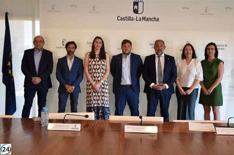 Cátedra de Transporte a la Demanda en C-LM buscará optimizar el servicio y aumentar su visibilidad.