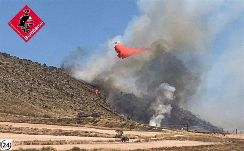 El incendio de Villena avanza positivamente y ya se encuentra estabilizado en Castilla-La Mancha.