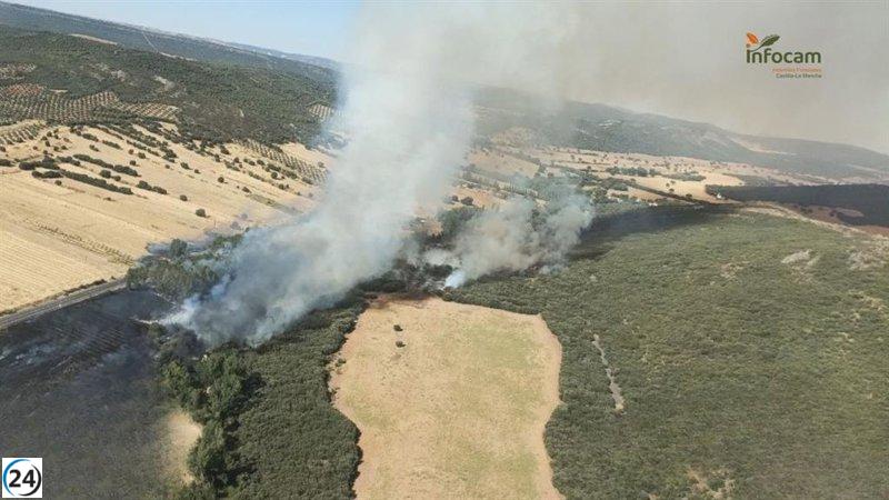 Incendio en Piedrabuena, sofocado tras horas de esfuerzo.