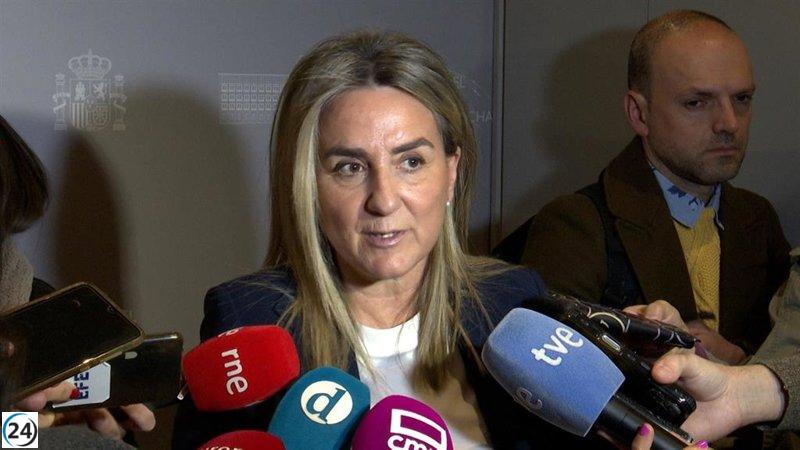 Tolón asegura el apoyo económico a comunidades autónomas para recibir a menores migrantes.