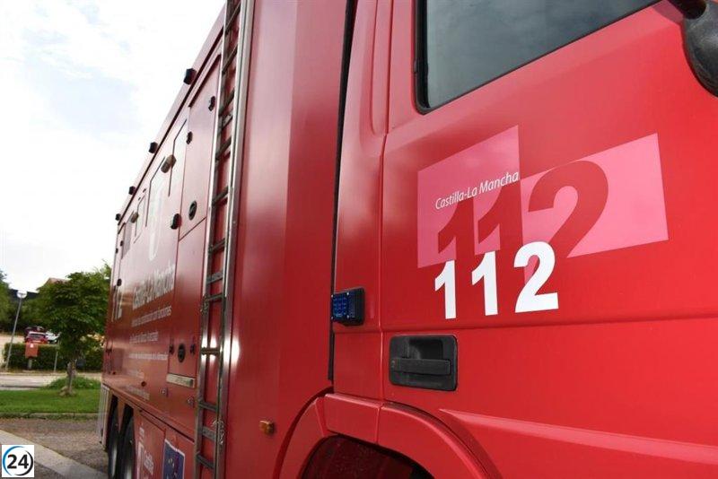 Bomberos controlan incendio que devoró tres instalaciones de reciclaje en Yeles.