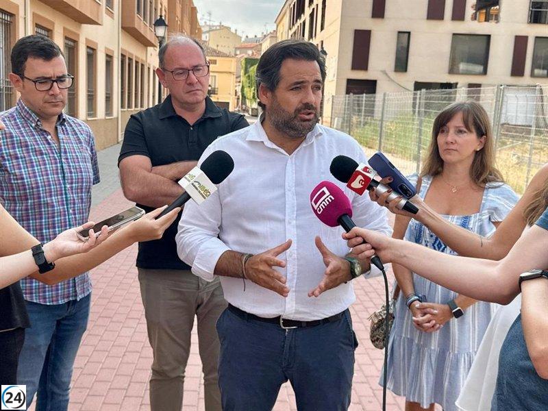 Núñez urge a Page reanudar las obras del Conservatorio de Almansa ante la desesperación de 400 familias.