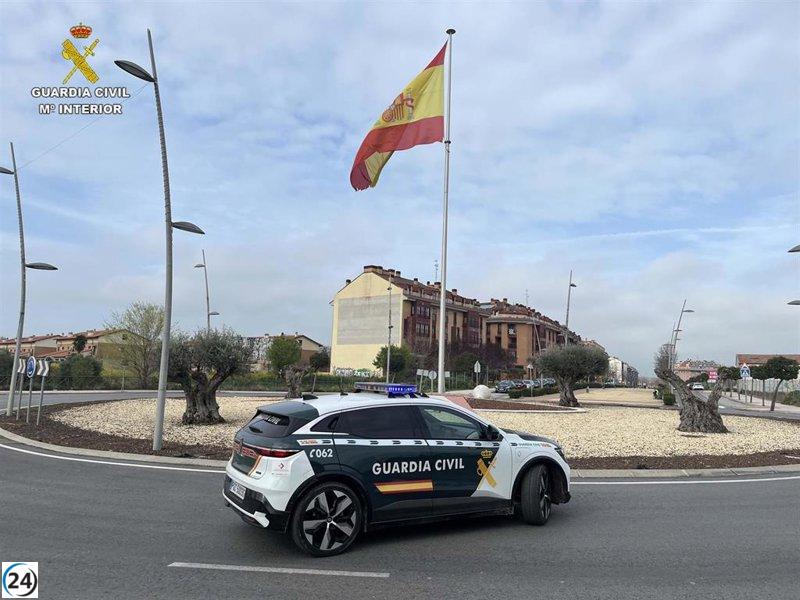 Capturan a dos sujetos 'in fraganti' intentando asaltar un bar en Alovera.