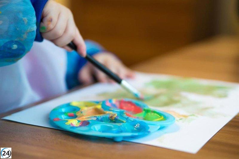 El DOCM anuncia apoyo a 220 municipios para establecer escuelas infantiles.