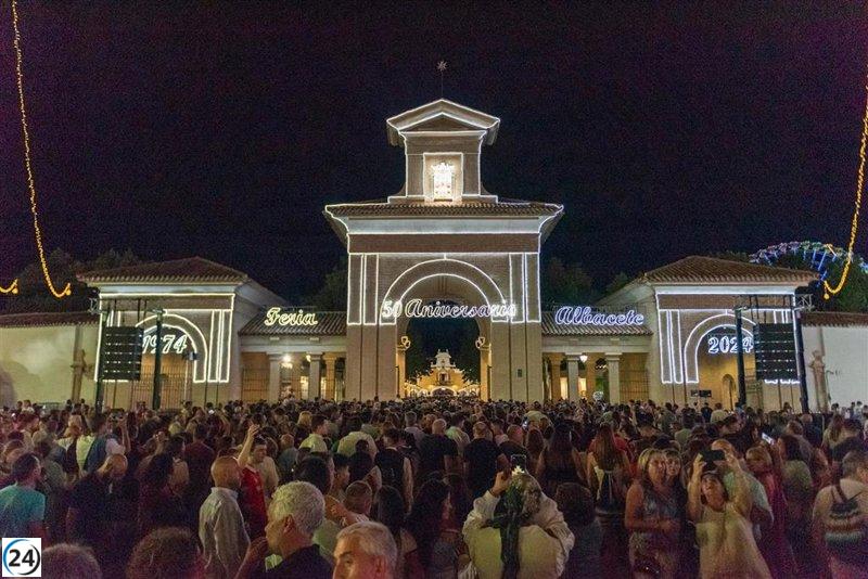 Ecologistas alertan sobre el impacto del turismo masivo en la Feria de Albacete, generando malestar en los residentes.