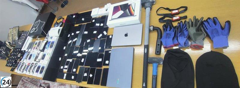 Cuatro arrestos por asalto en el centro comercial de Toledo con un botín de 142.000 euros.