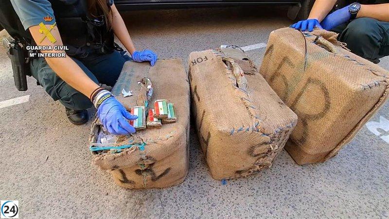 Capturan en Villarrobledo a gaditano con 310 kilos de hachís en su furgoneta.