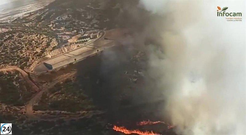 Incendio en Puertollano: 15 unidades terrestres y 3 aéreos se movilizan para su control.