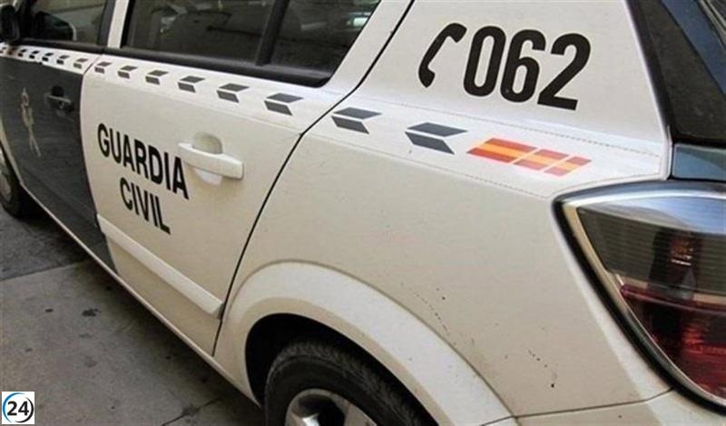 Capturan a tres estafadores que engañaron a vecinos de Albacete por casi 11.000 euros en artículos diversos.