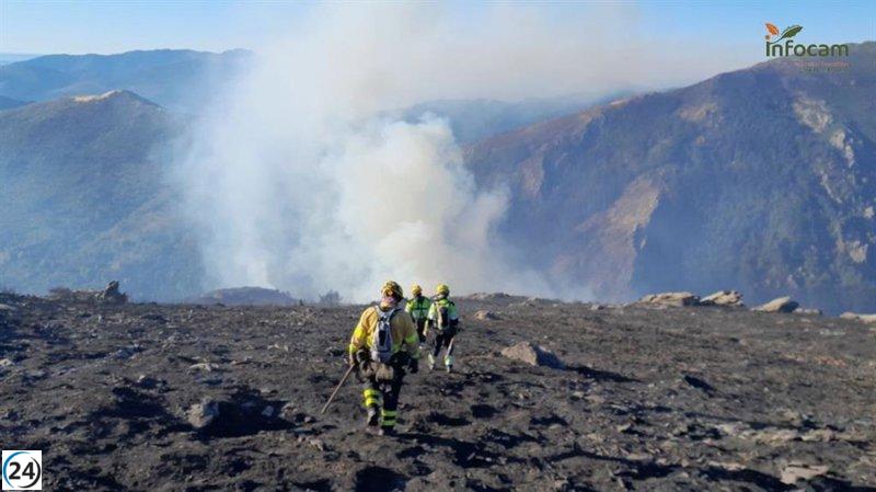 Peñalba de la Sierra critica la lenta respuesta del Infocam ante el incendio y la frustración de los vecinos por no poder ayudar.