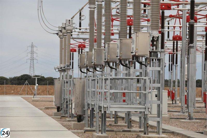 Miteco presenta un plan eléctrico que asegura la energía para proyectos clave en Castilla-La Mancha.