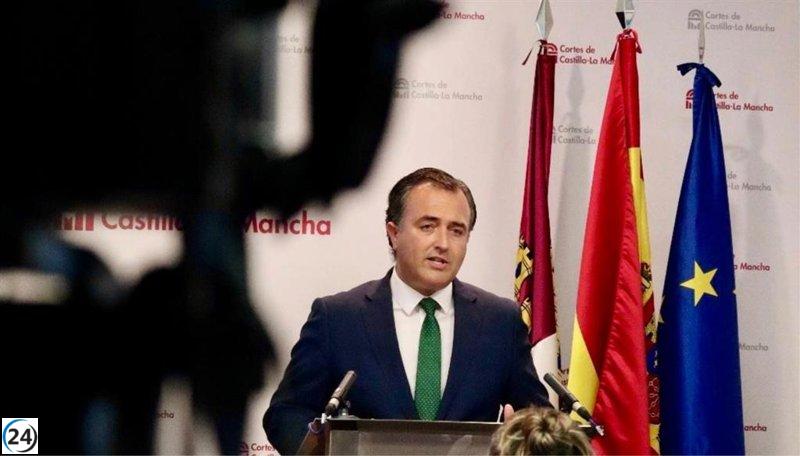 Vox critica a Page por ofrecer un mitin electoral repleto de promesas vacías y propaganda.